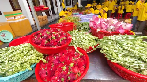 Video quy trình dùng 9 loại hoa nấu nước tắm Bà Chúa Xứ núi Sam