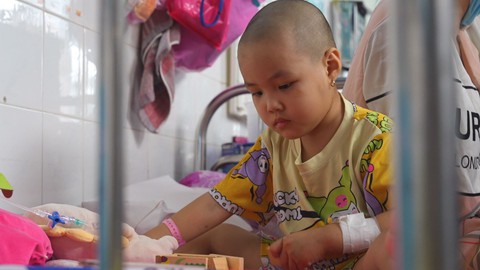 "Tiếp sức hoa mặt trời": Thắp sáng ước mơ nhỏ trong hành trình chống ung thư