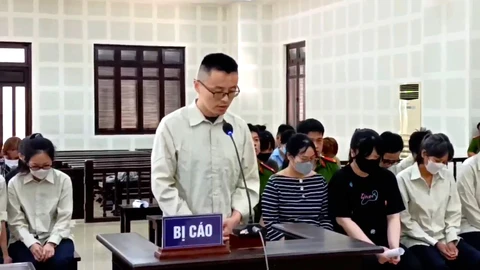 Xét xử 35 bị cáo trong đường dây cho vay nặng lãi ngàn tỉ do một người Trung Quốc cầm đầu
