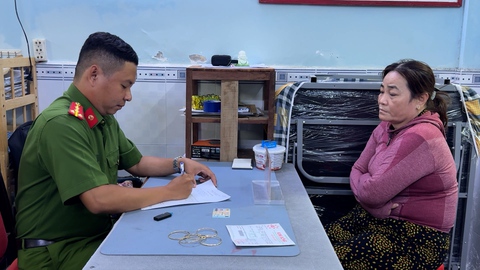 Bắt người phụ nữ từ Cà Mau đến An Giang trộm vàng