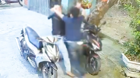 Truy tìm hung thủ xông vào nhà đâm chết người ở TP Huế