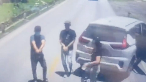 Xác minh video người đàn ông nghi cầm súng đe dọa tài xế ô tô ở Phú Thọ