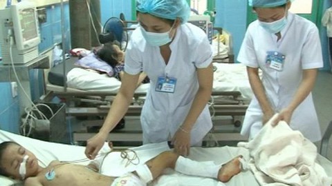 Nổ bom bi 1 người chết, 2 người bị thương nặng