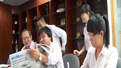 Làm lại nhà cho giáo viên vùng bão