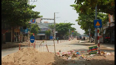 Dự án cải tạo đường ì ạch làm khổ dân