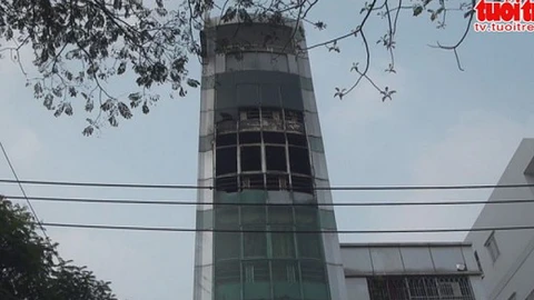 Hàng chục người tháo chạy vì cháy khách sạn