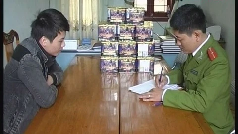 Khởi tố 2 người buôn pháo