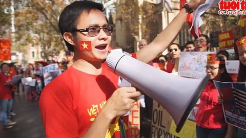 Cộng đồng Người Việt tại Sydney biểu tình phản đối Trung Quốc – Kêu gọi hoà bình trên Biển Đông