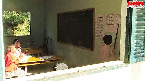 Dạy học ở Bản Lòm trên núi cao