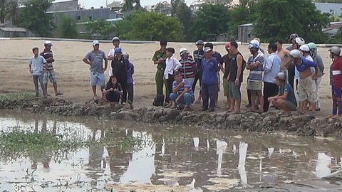 Sụp hố cát công trình cáp treo Núi Sam, hai học sinh tử vong