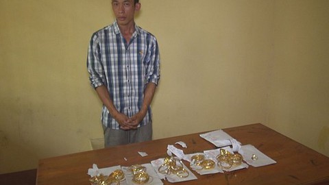 Thưởng nóng 20 triệu đồng vì phá chuyên án trộm vàng lớn