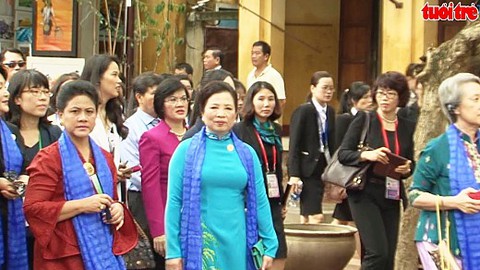Phu nhân, phu quân lãnh đạo các nền kinh tế APEC tham quan phố cổ Hội An