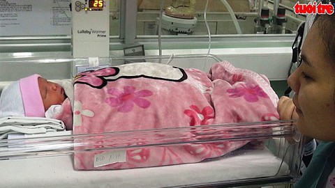 Ca mổ trong 10 giây, cứu thai nhi bị dây rốn quấn chặt cổ