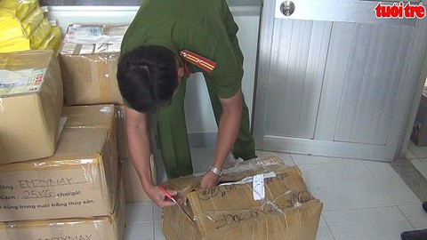 Phát hiện cơ sở sản xuất thuốc thú y không rõ nguồn gốc