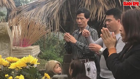 Hàng vạn người dân viếng mộ Đại tướng Võ Nguyên Giáp dịp Tết
