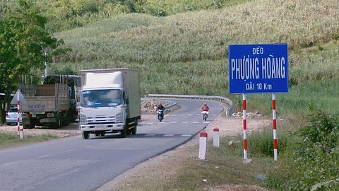10 km đèo Phượng Hoàng chỈ có đúng 3 gương cầu lồi