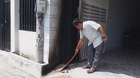 Điều tra nhóm đối tượng ném bom xăng vào nhà dân