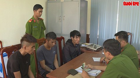 Khởi tố nghi can lừa bán súng qua mạng Facebook rồi cướp tài sản