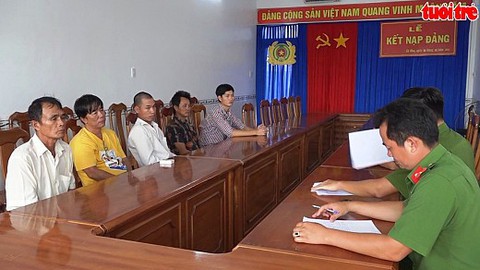 Xóa tụ điểm đánh bài ăn tiền ở quán cà phê