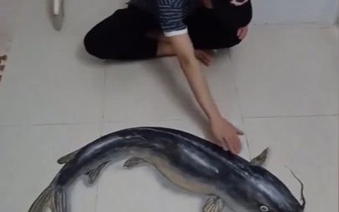 Thanh niên vẽ tranh 3D siêu ảo đánh lừa thị giác người xem