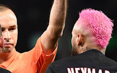 Neymar bị phạt thẻ vàng sau pha gắp bóng qua đầu đối thủ