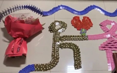 Màn domino tỏ tình ngày Valentine khiến người xem không rời mắt