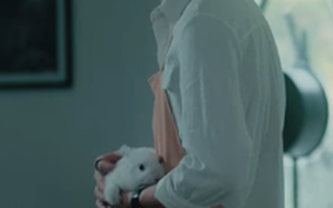 K-ICM tung teaser MV thứ 2, netizen bán tín bán nghi đây là phần 2 của 'Hoa vô sắc'?