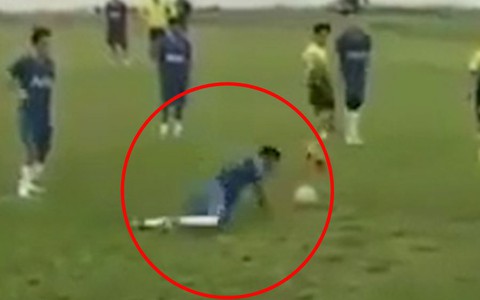 Phối hợp đá penalty lừa đối thủ, lừa đội nhà, lừa luôn cả khán giả