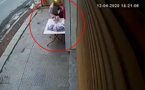 Nữ quái trộm sạch quà hỗ trợ người nghèo mùa dịch Covid-19 ở Hà Nội