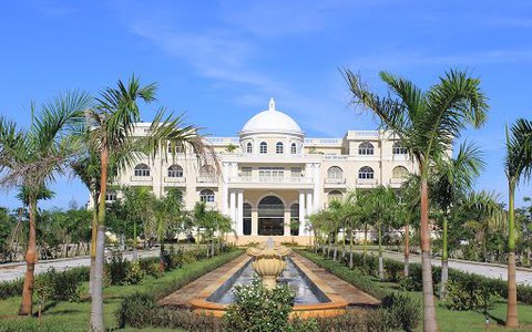 Top 5 trường đại học trong nước mức phí cao để 'con nhà giàu' du học tại chỗ