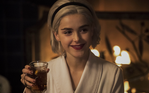 Netflix 'khai tử' Chilling Adventures of Sabrina, khán giả nổi giận đùng đùng