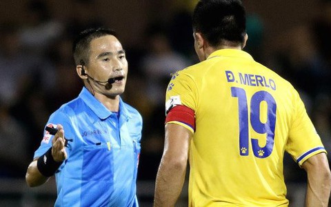 'Kiểm kê' sương sương, chỉ có 2 trọng tài đạt chuẩn FIFA tại V-League!