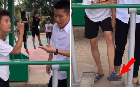 'Cười đau bụng' với màn chơi oắn tù tì đầy 'cay cú' của hai thanh niên