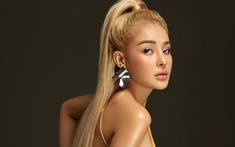 Ngân 98 bị cấm diễn 4 tháng vì ăn mặc phản cảm