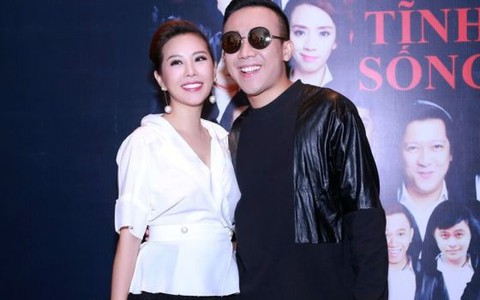 Trấn Thành nhận chỉ trích khi làm MC Rap Việt, Thu Hoài và Trịnh Thăng Bình đồng loạt phản pháo