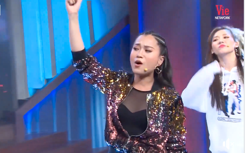 'Rap Việt' có biến khi Lâm Vỹ Dạ khoe mình và hội bạn 'bắn' rap tán loạn!