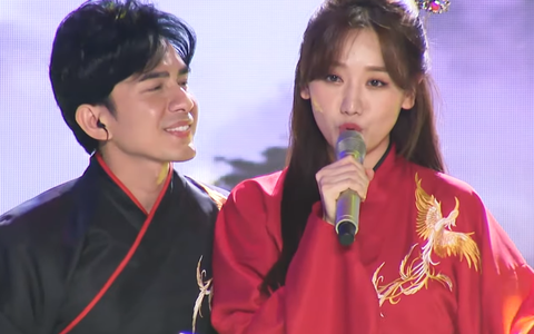 Đan Trường khoe nhan sắc 'hack tuổi' khi song ca cùng Hari Won