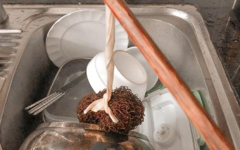 Chồng 'chọc tức vợ yêu' bằng loạt lồng đèn trung thu tự chế