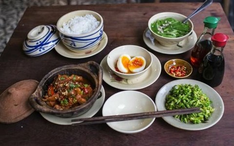 Vua Còm 1-10: 'Người Việt chừa lại miếng thức ăn cuối cùng vì đó là liêm sỉ'