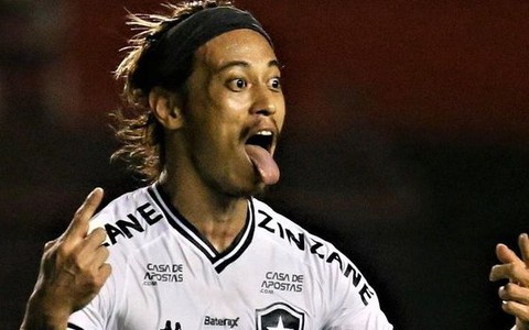 'HLV online' Keisuke Honda ghi bàn ở Brazil