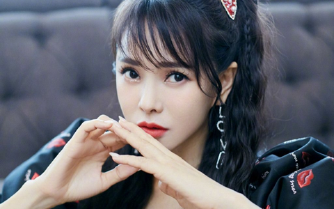 Săn hàng đẳng cấp như ‘mỹ nhân’ Y Năng Tịnh, mua một lúc 900 món
