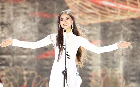 Ấn tượng người đẹp Miss Tourism 'bắn' tiếng Anh tự tin, cuốn hút