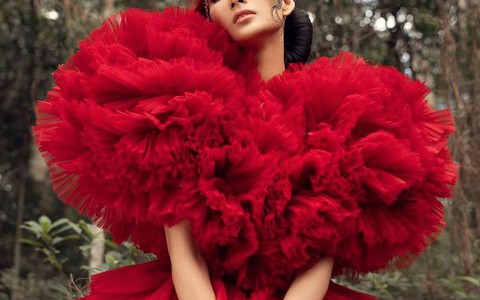 Bộ sưu tập thổ cẩm ấn tượng tại fashion show 'Hương rừng sắc núi'