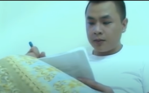 Có ai ngờ 'bad boy' Binz của 10 năm về trước lại ú na ú nu thế này!