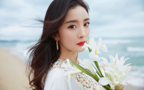 Sự đối lập giữa Dương Mịch và Lưu Khải Uy sau 2 năm ly hôn
