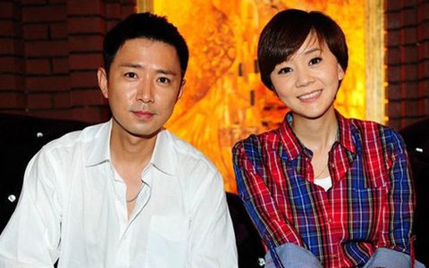Mỹ nam ‘Tân dòng sông ly biệt' bỏ sự nghiệp chăm sóc vợ bị tai nạn