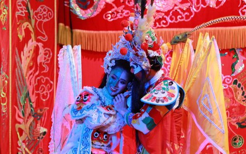 Đan Trường chấp nhận bị 'rạch mặt' vì Tố My trong MV mới