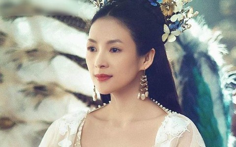 Chuyên nghiệp như Chương Tử Di mà cũng bị bóc mẽ một lỗi ngớ ngẩn
