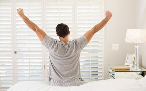 Hai cách kiểm tra sức khỏe nhanh khi vừa ngủ dậy cho cánh mày râu