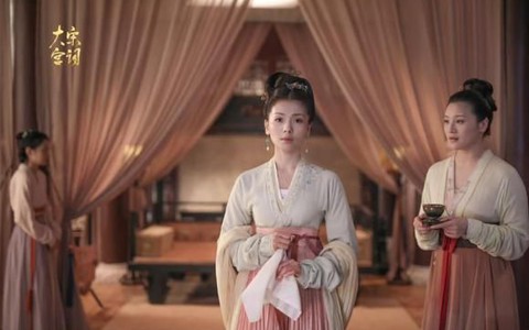 Lưu Đào như lực sĩ ở cảnh tắm trong 'Đại Tống cung từ'